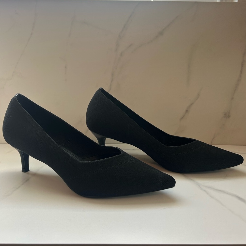 Black kitten heels